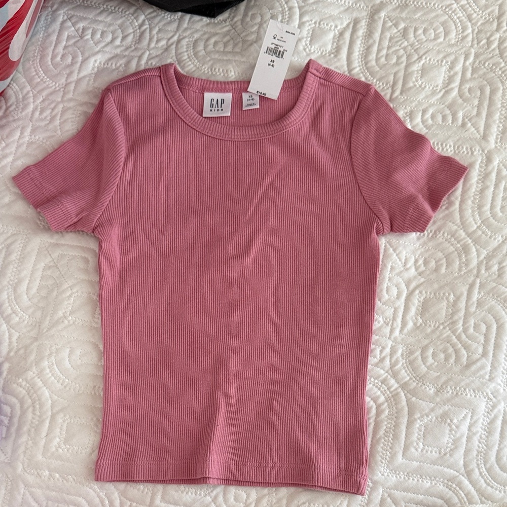 GAP Ribbed Tee in Soft Pink